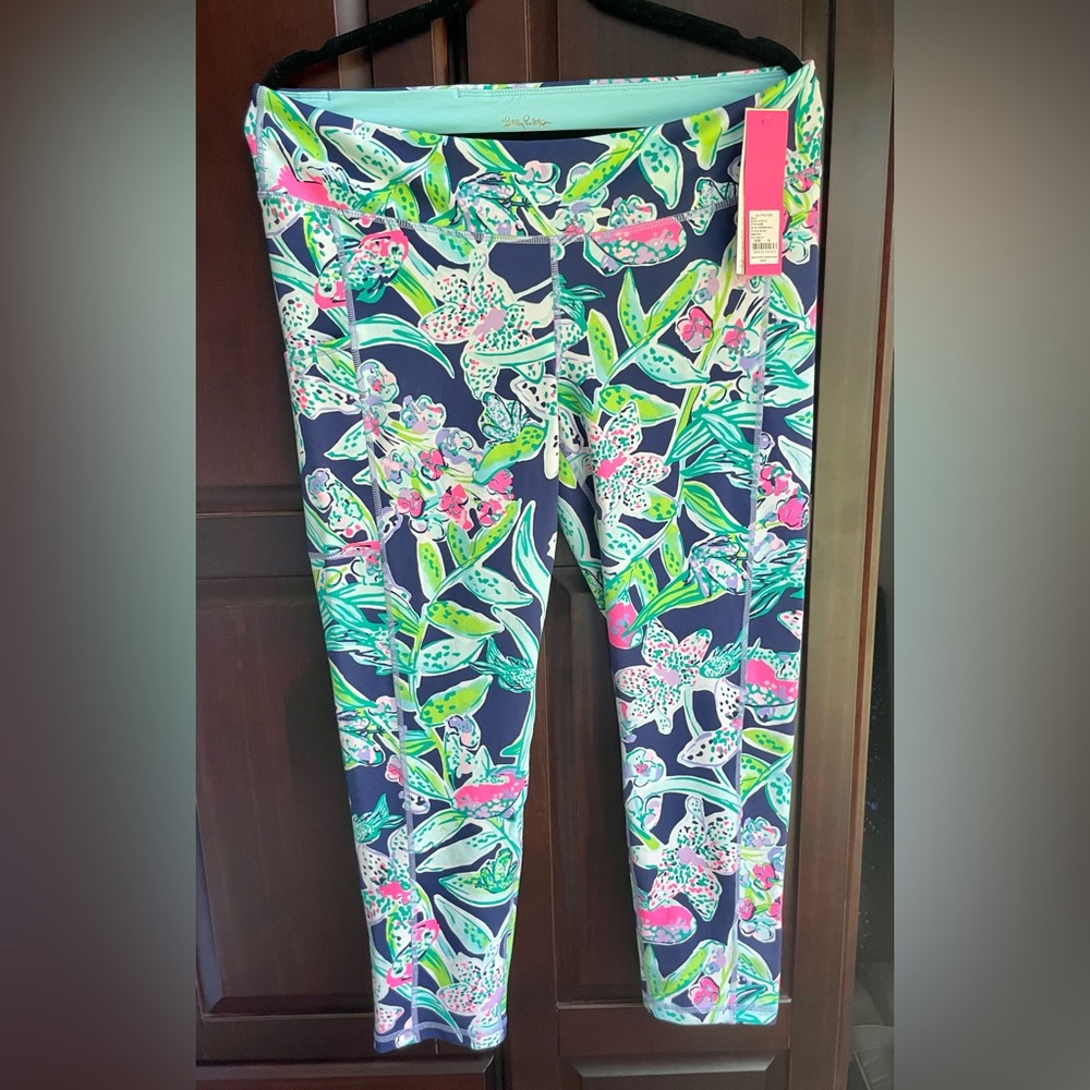 Lilly Pulitzer Capri Legging, New, Bright Navy, UPF 50+ Weekender Midi Style. XL